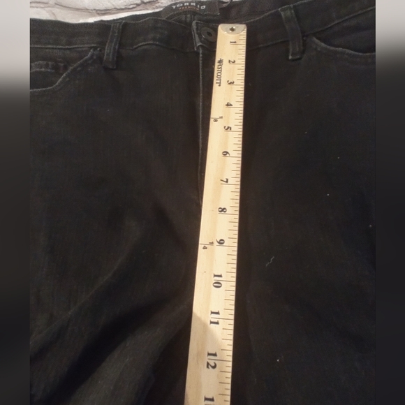 Torrid Bombshell Skinny Destroyed Black Jeans 20R - Picture 10 of 16